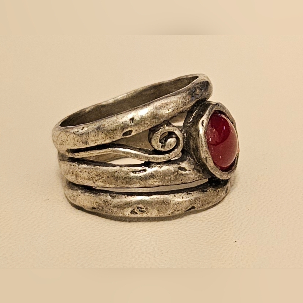 Vintage Sterling Silver with Garnet Ring SZ 7.5